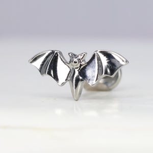Titanium ASTM F136 (in47) Bat, Vampire Bat Internally Threaded Attachment 1mm-1.6mm (18ga-14ga) Conch, Helix, Cartilage, Tragus, lobe