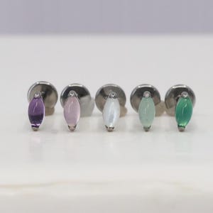 Titanio ASTM F136 (in297) Marquesa Piedra natural Roscada internamente 1 mm-1,6 mm (18ga-14ga) Caracola, Hélice, Cartílago, Trago, Plano, Lóbulo