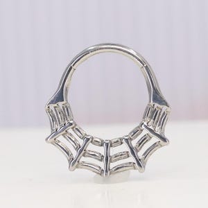 Titanium ASTM F136 (cl04) Spider Web Clicker, hinged hoop 1.2mm (16ga) Suitable for Conch, Cartilage, Septum, Helix, Lobe, Rook