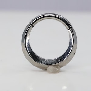 Titanium ASTM F136 (cl95) Rings, Rim Clicker, hinged hoop 1.2mm (16ga) Suitable for Conch, Cartilage, Septum, Helix, Lobe, Rook
