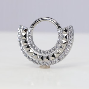 Aro con bisagra de clic de circonita de lujo ASTM F136 (cl3) de titanio de 1,2 mm (calibre 16) Adecuado para Daith, Hélice, Cartílago, Septum, Torre y Lóbulo