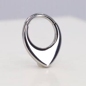 Titanium ASTM F136 (cl132) Plectrum, Planchette clicker hinged hoop 1.2mm (16ga) Suitable for Cartilage, Helix, Daith, Septum, Rook, lobe