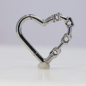 Titanium ASTM F136 (cl119) Chain Heart Clicker, hinged hoop 1.2mm (16ga) Suitable for Conch, Cartilage, Septum, Helix, Lobe, Rook