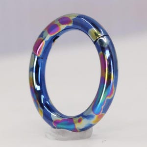 Titânio ASTM F136 Anodizado "merfolk" óleo mancha Clicker, arco articulado 1,2 mm-1,6 mm (16g-14ga) septo, concha, daith, cartilagem, torre, hélice
