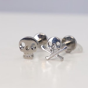 Titanium ASTM F136 (in09) Skull, Skull and Cross bones Internally Threaded 1mm-1.6mm (18ga-14ga)  Conch, Helix, Cartilage, Tragus, Lobe