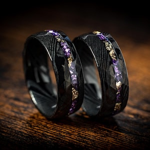 Damascus Steel Ring with Crushed Gold Flakes & Purple Amethyst Man Wedding Band, Hammered Cosmos Promise Engagement Anniversary Ring For Him