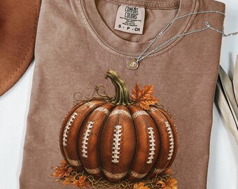 Camiseta retro de fútbol con calabaza, camiseta Comfort Colors® para el día del partido de otoño, ropa deportiva de otoño para aficionados, camiseta gráfica para la temporada de fiestas previas al partido, linda camiseta de fútbol para el domingo.