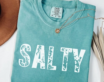 T-shirt Comfort Colors® Salty - trendy strandshirt - zomershirt - vakantieshirt - preppy kleding voor meisjes - leuke zomeroutfits voor dames
