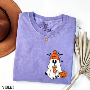 Comfort Colors® Сute Ghost Kaffee-Shirt, Сute Little Ghost Iced Coffee Shirt, Boo Ghost Shirt, Ghost Kaffee-Shirt, Halloween-Kaffee-Liebhaber