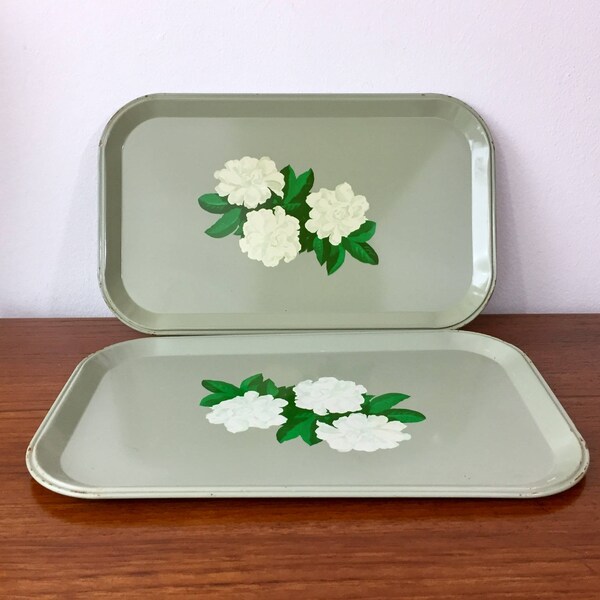 70's Green Metal Trays - Set of 2 Green Metal Serving TV Dinner Snack Trays w White Flowers - 1960's White Floral Trays Metal Enamel Trays