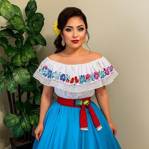Women&#39;s Folklorico 3 piece Outfit, Dance Outfit, Elena Outfit, Halloween Custome, Mexican Culture Costume, Cinco de Mayo - Handmade Women