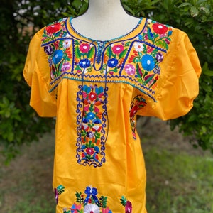 Mexican Floral Embroidered Thigh Length Blouse - Handmade Artisanal Blouse