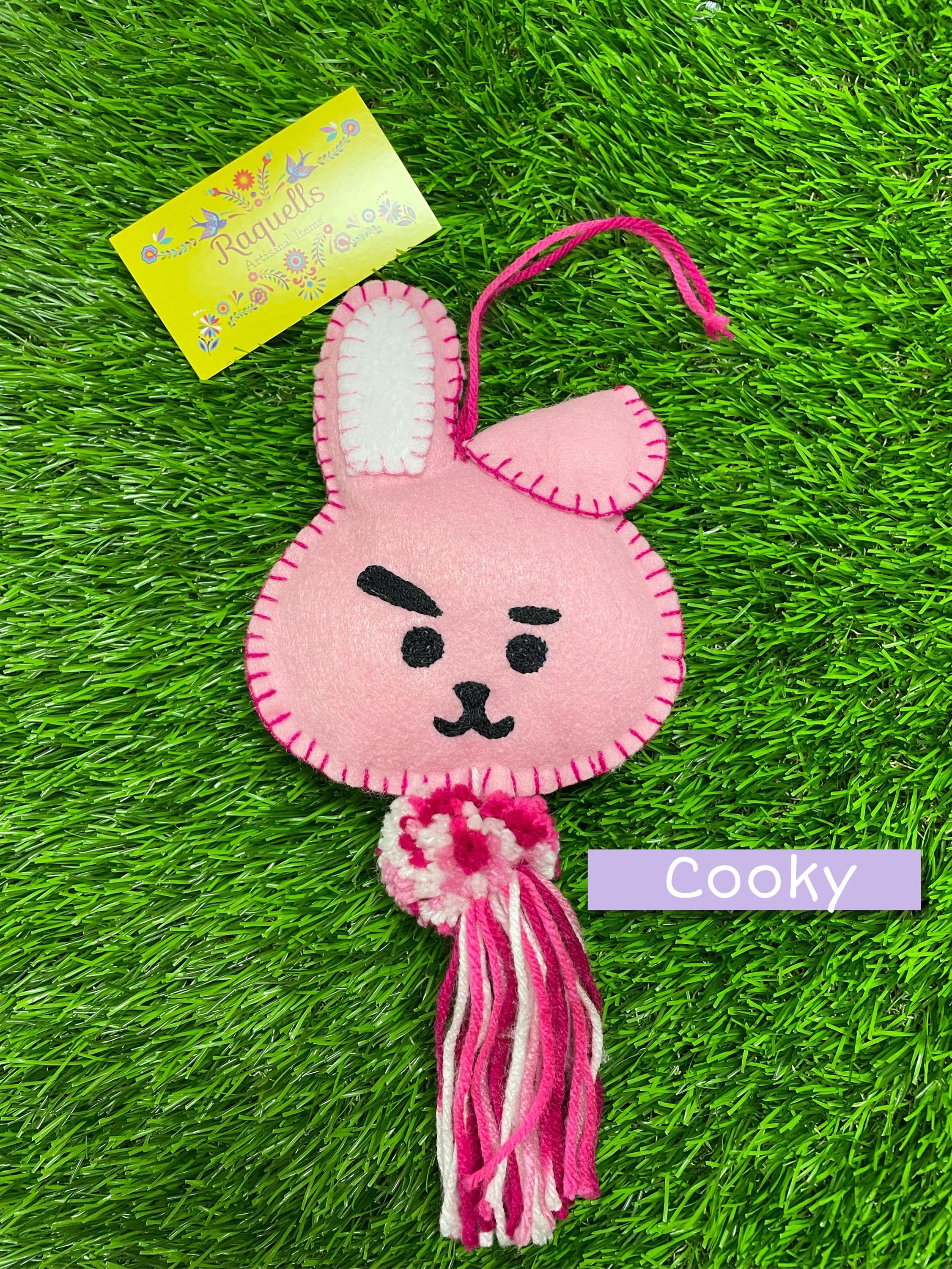 手作りのBTSフェルトBT21チャーム - 車の装飾、オーナメント - Etsy 日本