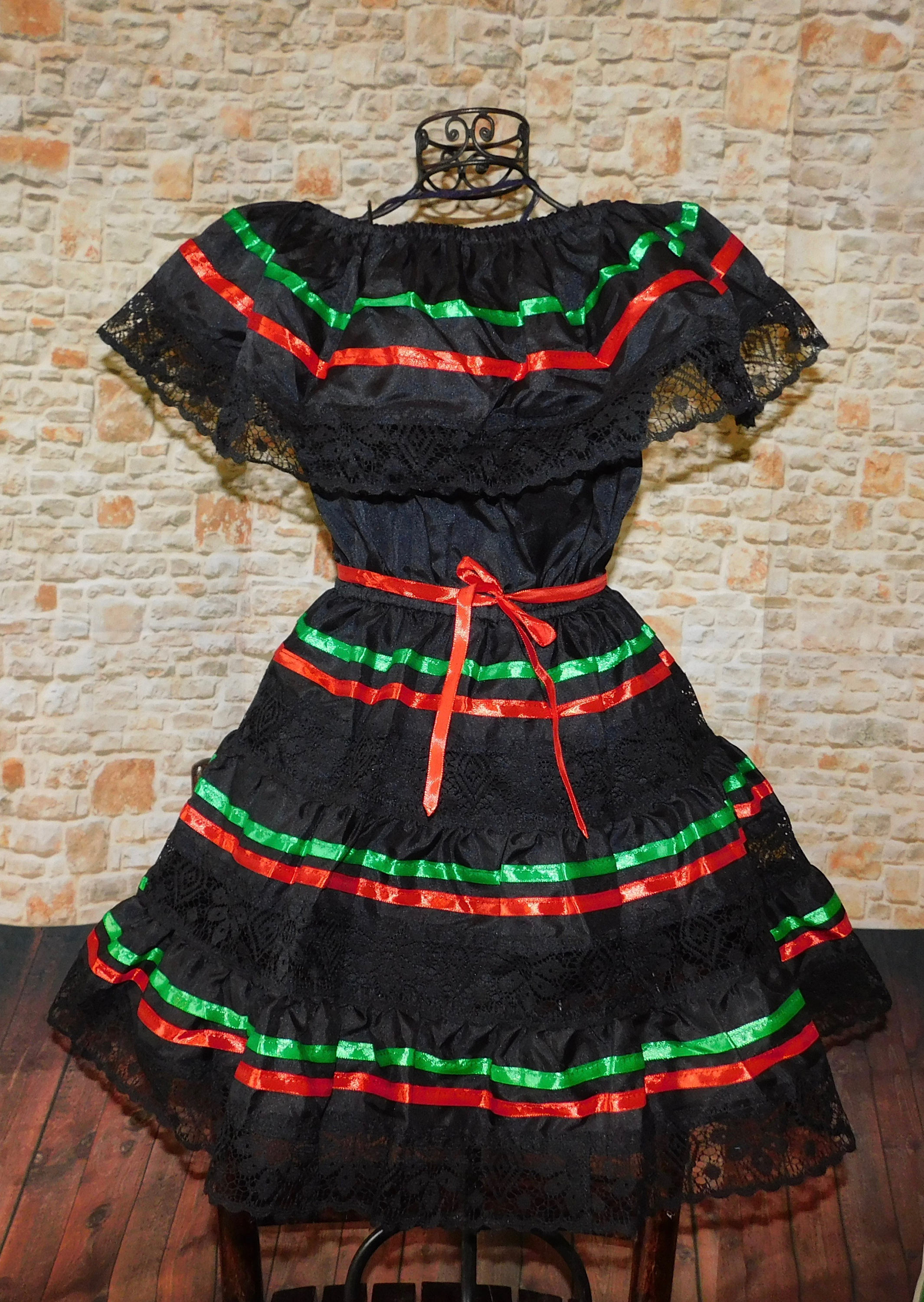 Mexican Fiesta Dress 7-8 years old Mexican Fiesta Dress 7-8 years old