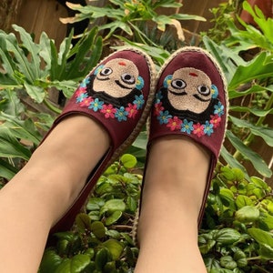 Beautiful Mexican Embroidered Frida Shoes - Mexican Flats - Wicker Shoes Size 6.5