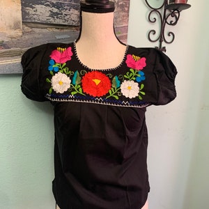 Traditional Mexican Embroidered Blouse - Artisanal Blouse - XSmall