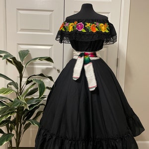 Women's Folklorico Outfit, Dance Outfit, Elena Outfit, Halloween Custome, Mexican Culture Costume - Handmade Women