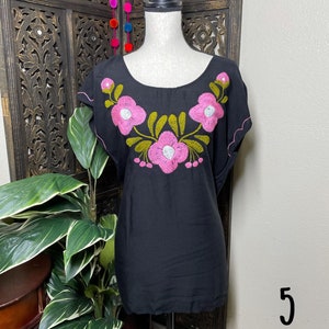 Juanita Hand Embroidered Blouse - Handmade Blouse - Artisanal Wear - Size Large main image 1