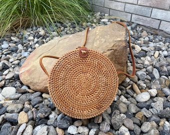 Handwoven Wicker Round Crossbody - Round Straw Purse