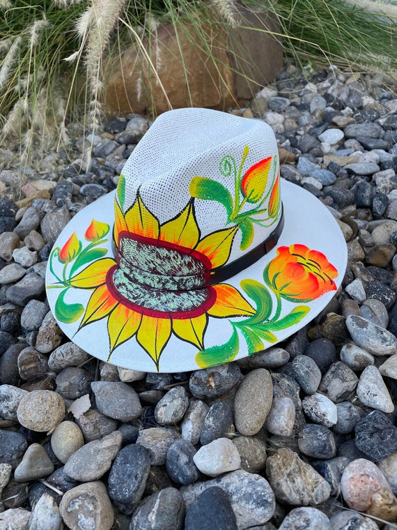 Gorgeous Large Hand Painted Mexican Straw Hat - Artisanal  display picture 3