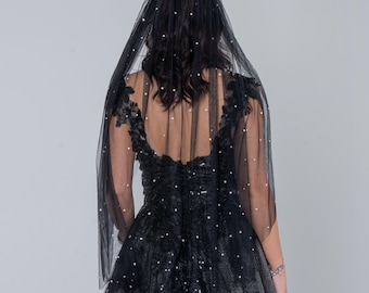 Velo da sposa nero: tulle con strass, accessorio da sposa gotico