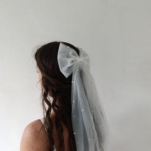 Pearl Bridal Bow Veil: Wedding Hair Clip Accessory