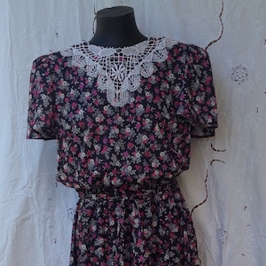 Sale Vintage 1980&#39;s Floral Aline Dress with Lace Collar