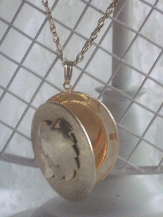 1970's Large Spanish locket in Gold metal Gem