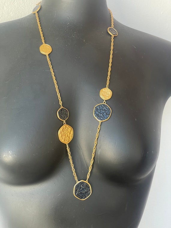 Vintage Trifari Necklace with Textured Gold and B… - image 1