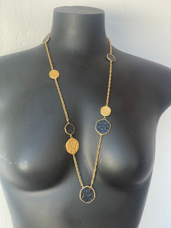 Vintage Trifari Necklace with Textured Gold and B… - image 3