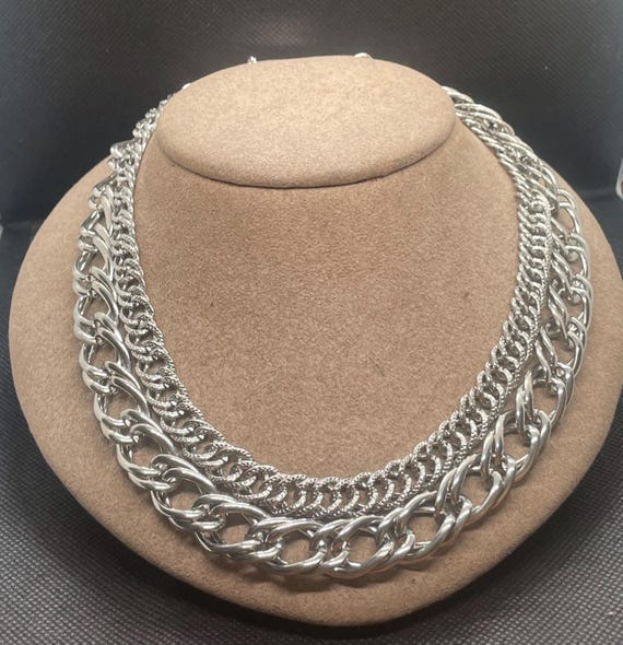 Two Silver Tone Chunky Link Necklaces - image 7
