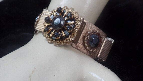 Vintage 1940s Floral Design Link Bracelet with Bl… - image 3