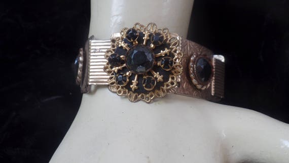 Vintage 1940s Floral Design Link Bracelet with Bl… - image 2