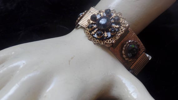 Vintage 1940s Floral Design Link Bracelet with Bl… - image 1