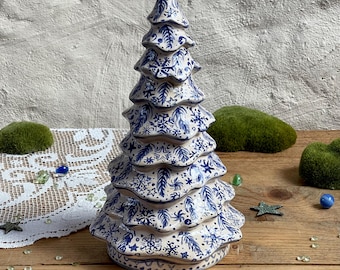 手作り陶器クリスマスツリー：ミルクガラス釉、コバルトブルー電球