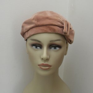 Vintage Ladies Hat - Beige Velour Tam Beret with Bow