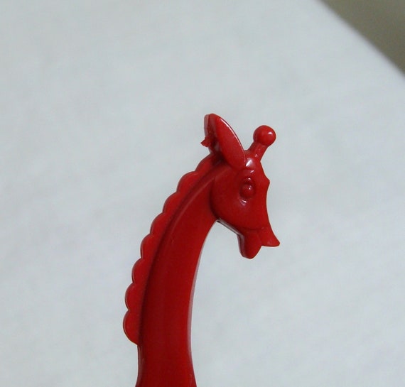 Vintage Red Bakelight Giraffe Brooch - image 4