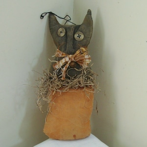 Primitive Halloween Black Cat in Pumpkin Hanger