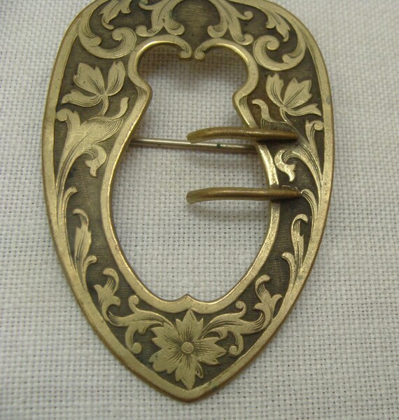 Vintage Carved Etched Floral Brass Sash Buckle With Pin Vintage Carved Etched Floral Brass Sash Buckle With Pin  main image 4