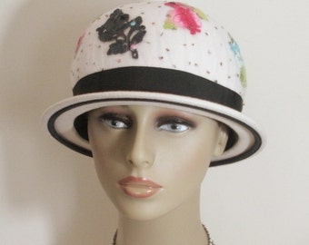 Vintage Off White Bubble Ladies Hat with Appliqué Flowers Tulle