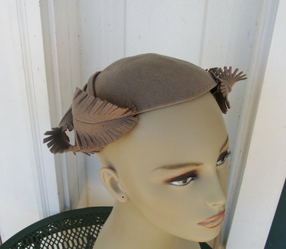 Vintage Taupe Winged Feather Womens Hat - Juliet … - image 5