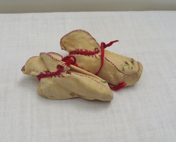 Antique Vintage Baby Deer Skin Moccasin Booties -… - image 2