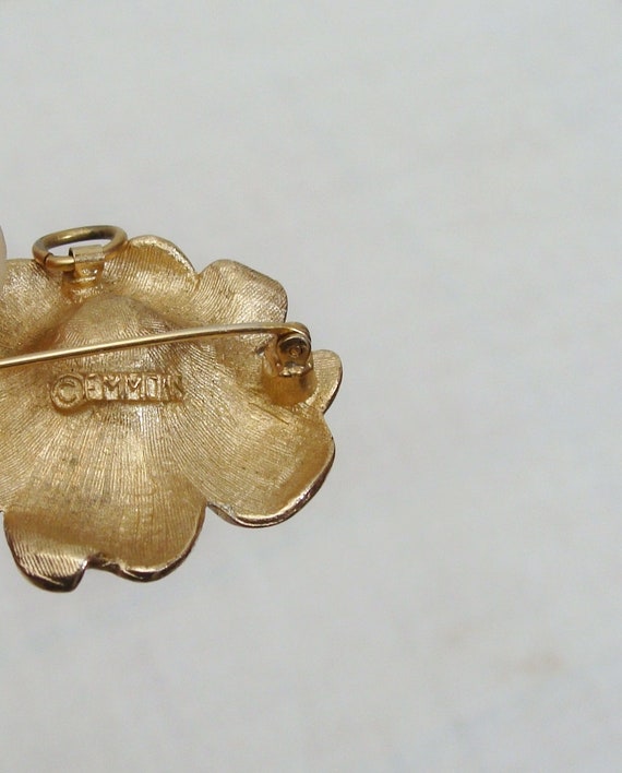 EMMONS ヴィンテージ ブローチ Vintage Emmons Gold Tone Flower with Pearl Brooch or Pendant