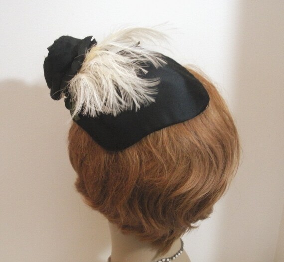 Vintage Ladies Hat  Black and Cream Tilt Topper F… - image 3