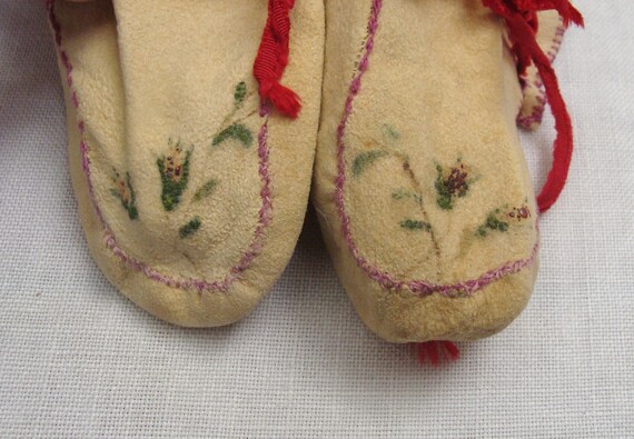 Antique Vintage Baby Deer Skin Moccasin Booties -… - image 4