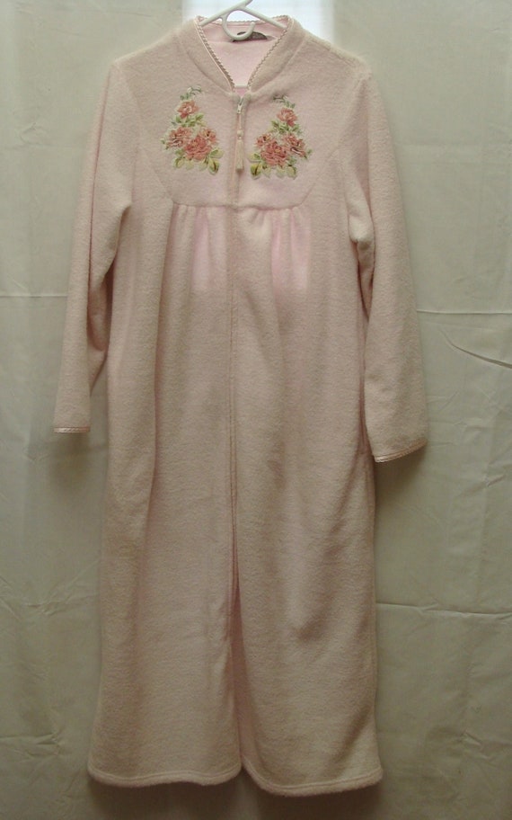 Vintage Jasmine Rose Intimates Pink Robe with Appl