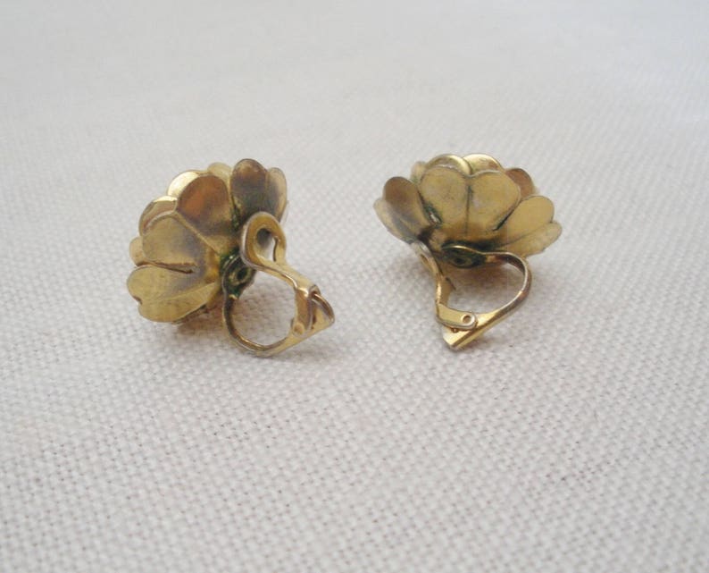 Screw Back Vintage Ivory Enamel Flower Earrings