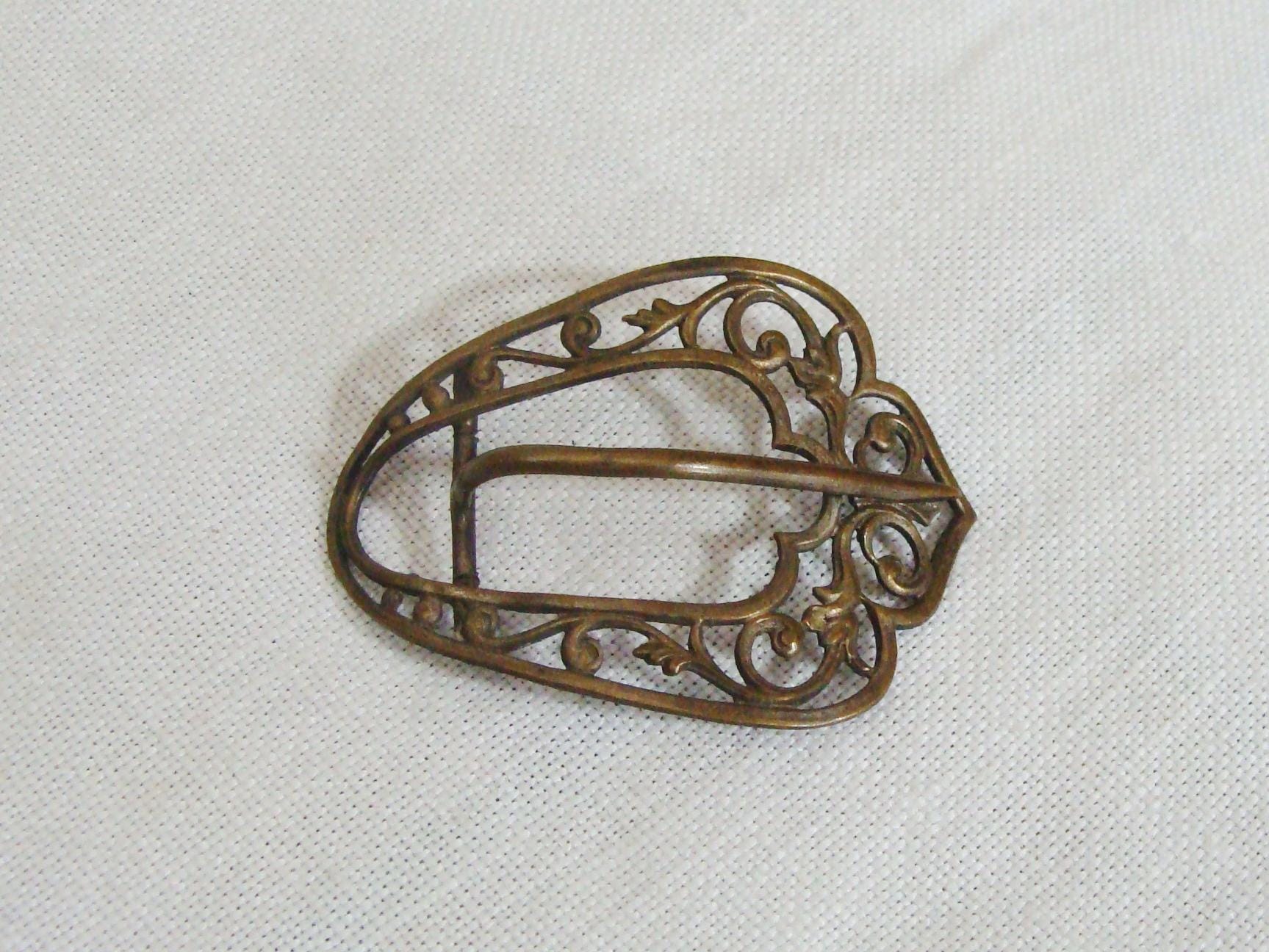 ?Antique filigree belt buckle Metal Filigree Buckle – Dames a la Mode main image 3