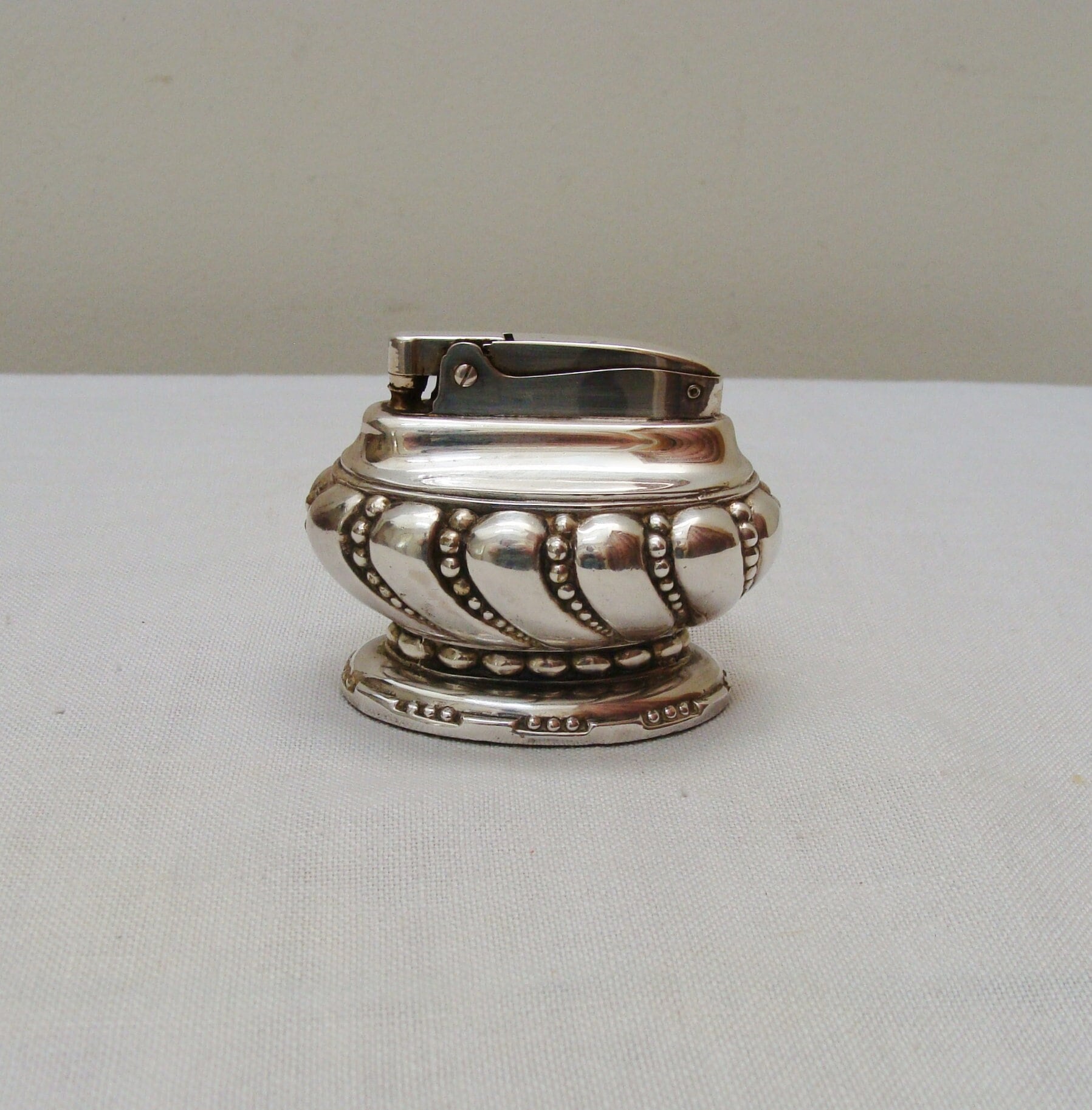 ronson crown cigarette lighter At Auction: Vintage Crown" Silver Table Ronson princess lighter | Ronson