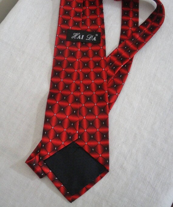 Vintage Red & Black Necktie - Mens Hai Da Tie - image 4